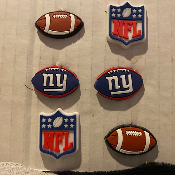 NEW YORK GIANTS FOOTBALL SET OF 6 SHOE CHARMS FOR CROCS - Picture 1 of 1